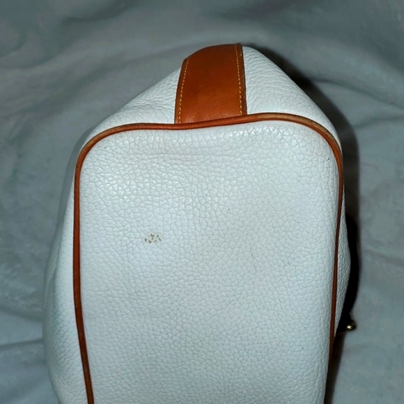 Dooney&BourkeVintageAWL White&Tan DrawstringBucketBag. TasselStyleDrawstring.EUC - Picture 15 of 16